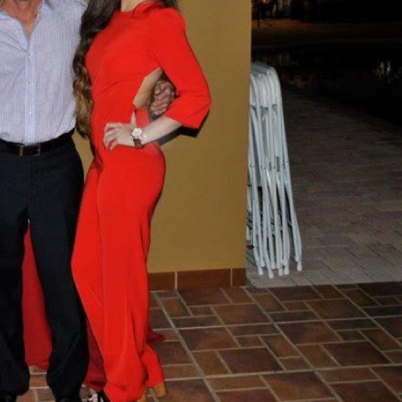 Long red Jumpsuit Backless - Picture 5 of 5